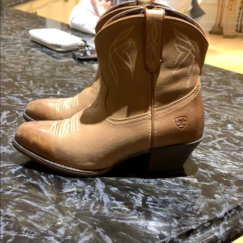 Ariat Women short Boots